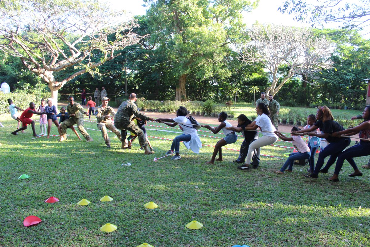 Thank you for visiting us!🥰We hope you had a wonderful #EuropeDay2024 with #EUTMMOZ🇪🇺 in🇲🇿!
We and FADM had much fun in the traditional games and bootcamps with you! 🤝💪
This is what the EU is all about: bringing people together! Happy #EuropeDay2024! 🥳
@eu_eeas @EUinMoz