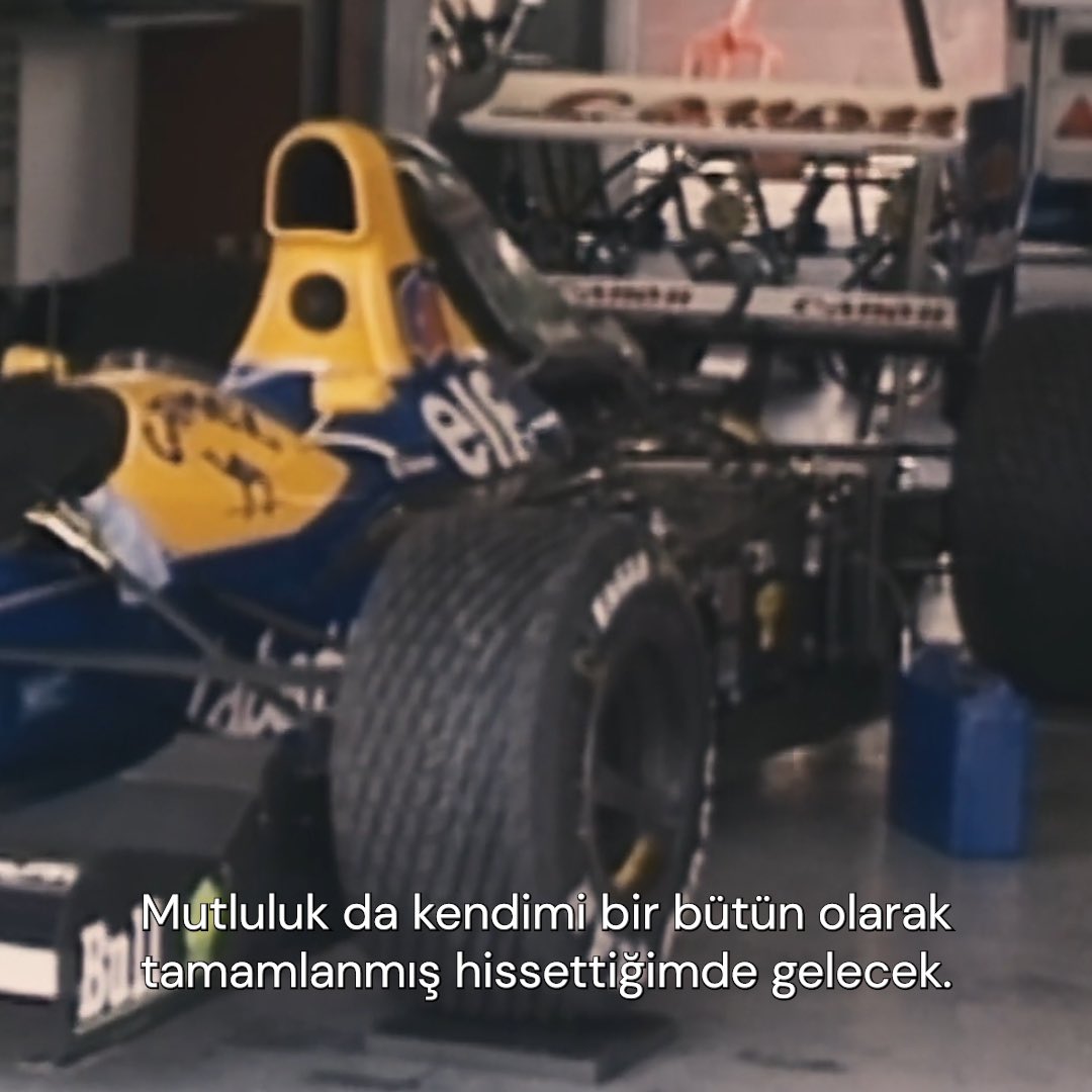 Ayrton Senna. Asif Kapadia'dan bir spor efsanesinin öyküsü. Soluk soluğa izlenen bir belgesel. SENNA. Şimdi MUBI'de.