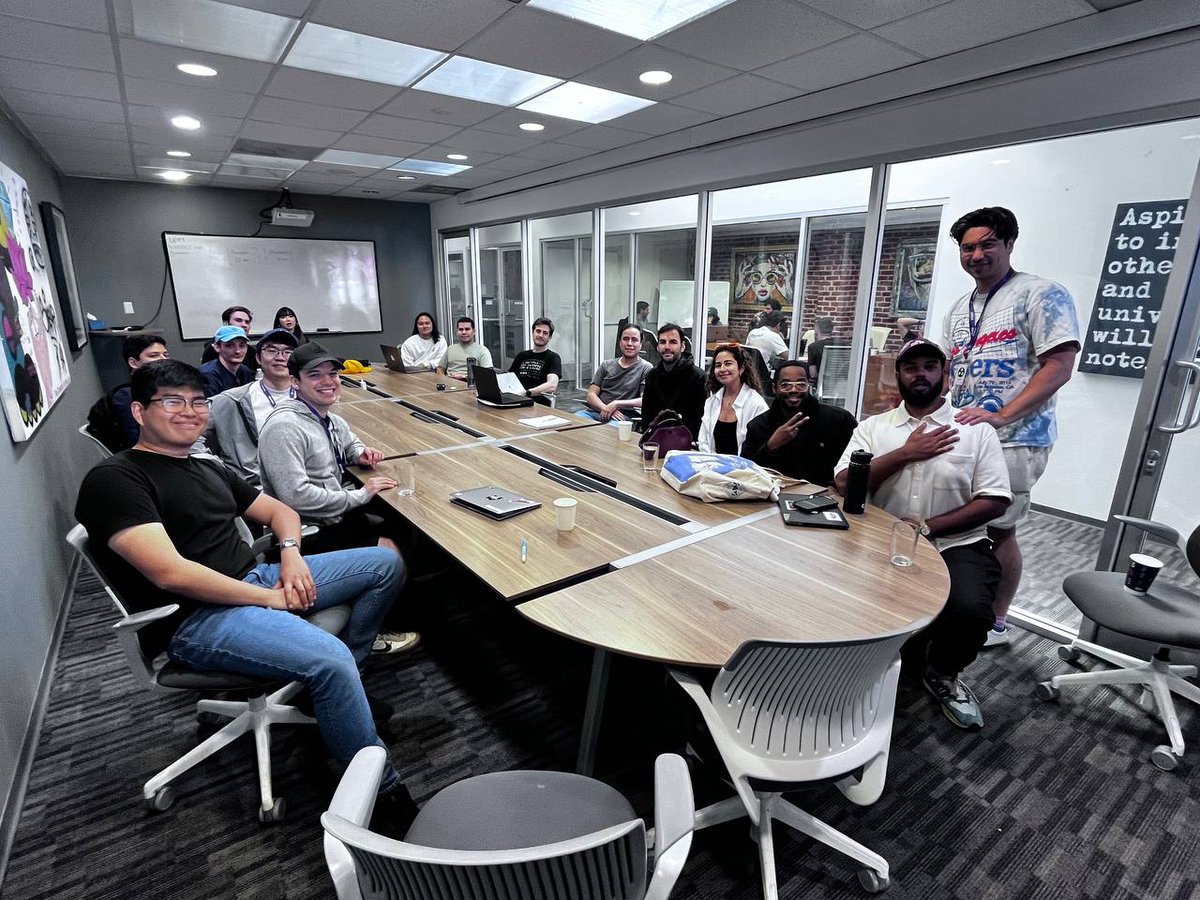 Fun workshop on what the future of AI x Crypto looks like in 2030 at FarHack - thanks to <a href="/promptrotator/">David Shi</a>  <a href="/entropybender/">kevin joo</a> for organizing! ✨