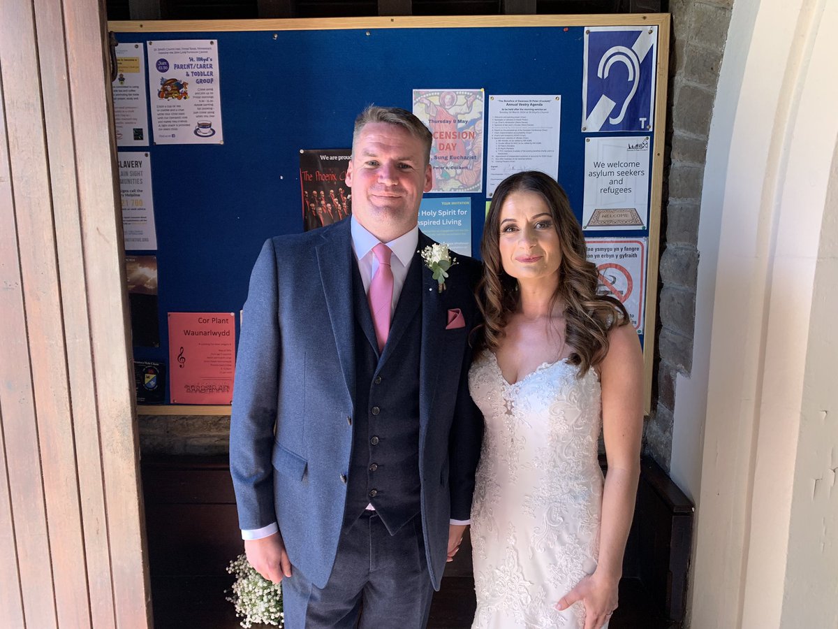 It was a delight to celebrate the wedding of Paul and Siân this afternoon at St Peter’s. We wish them every blessing as they begin married life! #churchwedding #mrandmrs #justmarried
