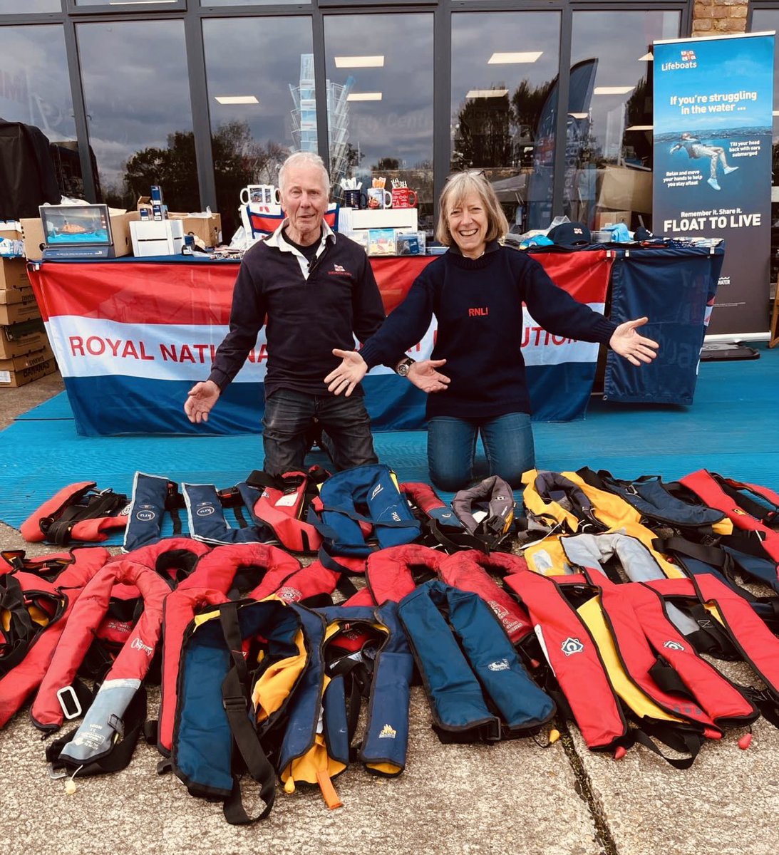 Teddington RNLI Lifeboat Station ran a lifejacket clinic at Shepperton Marina today in conjunction with Lindon Lewis Marine. 87 lifejackets were checked, 33 of which were condemned and 29 needed servicing. Never take safety equipment for granted and respect the water #rnli