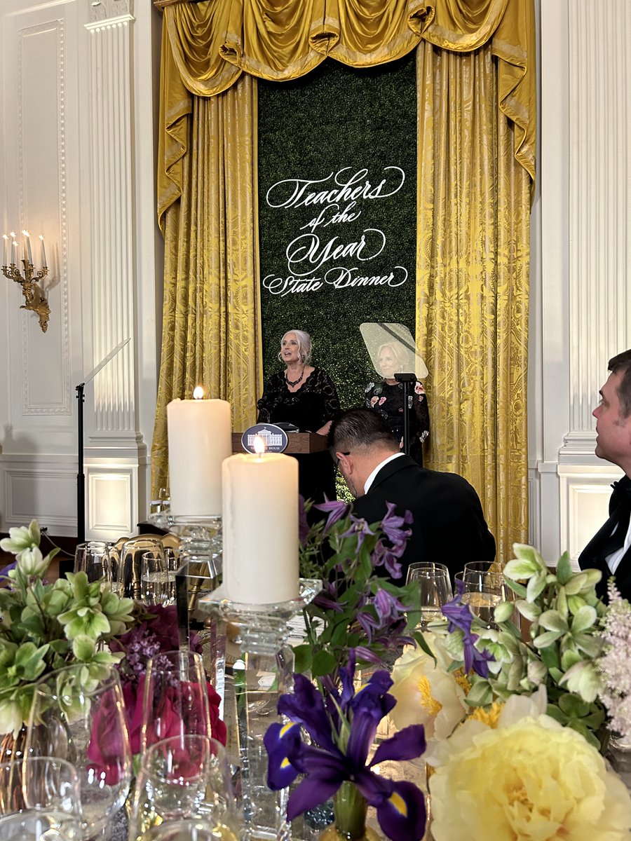 Pics so I know it actually happened. 
@CCSSO @WhiteHouse #NTOY24 #StateDinner