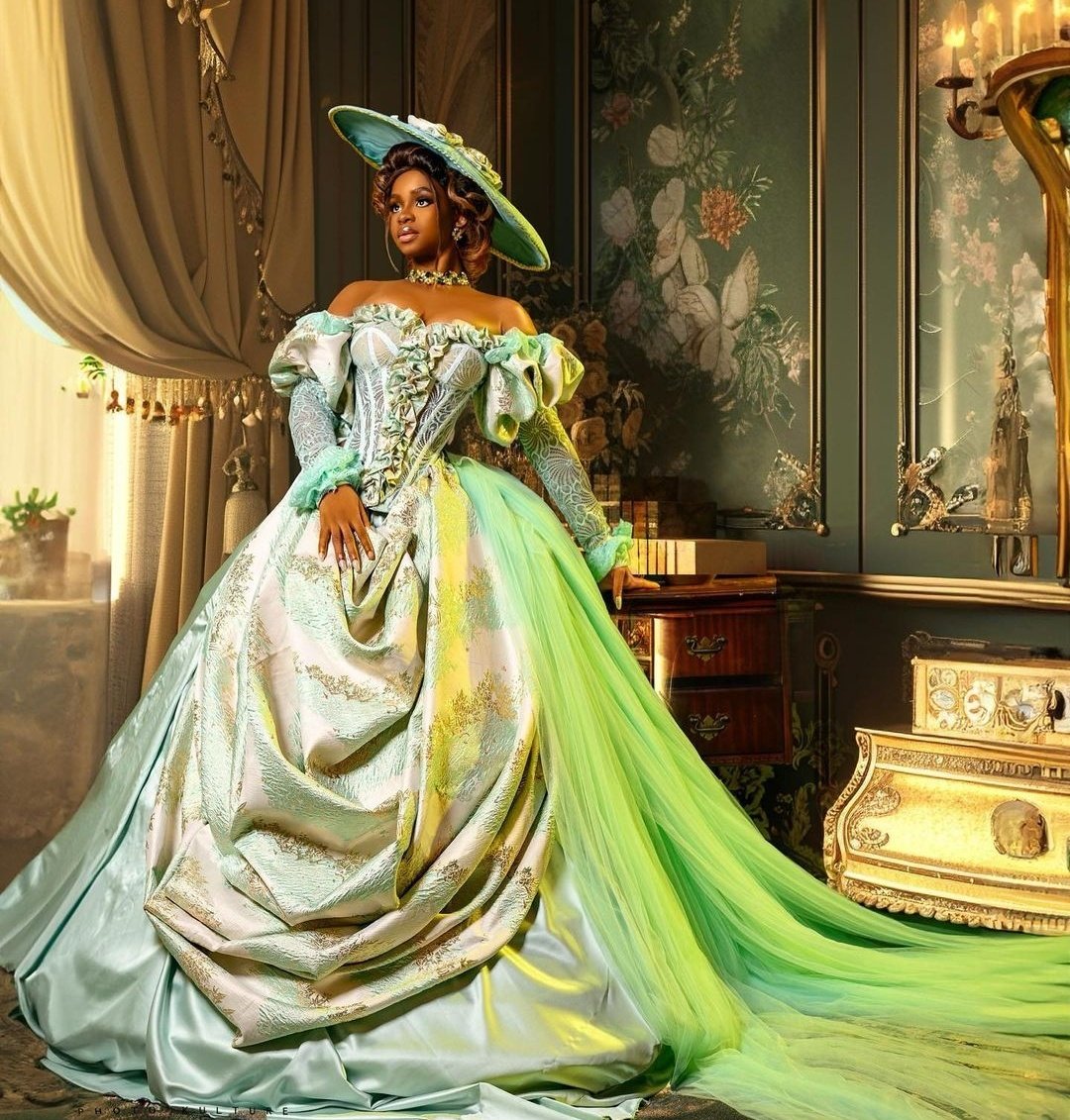 AfricanFashionn's tweet image. Looks from the Bridgerton ball hosted in Johannesburg. (Thread) 

1. Priscy Ojo 🇳🇬
#BridgertonS3