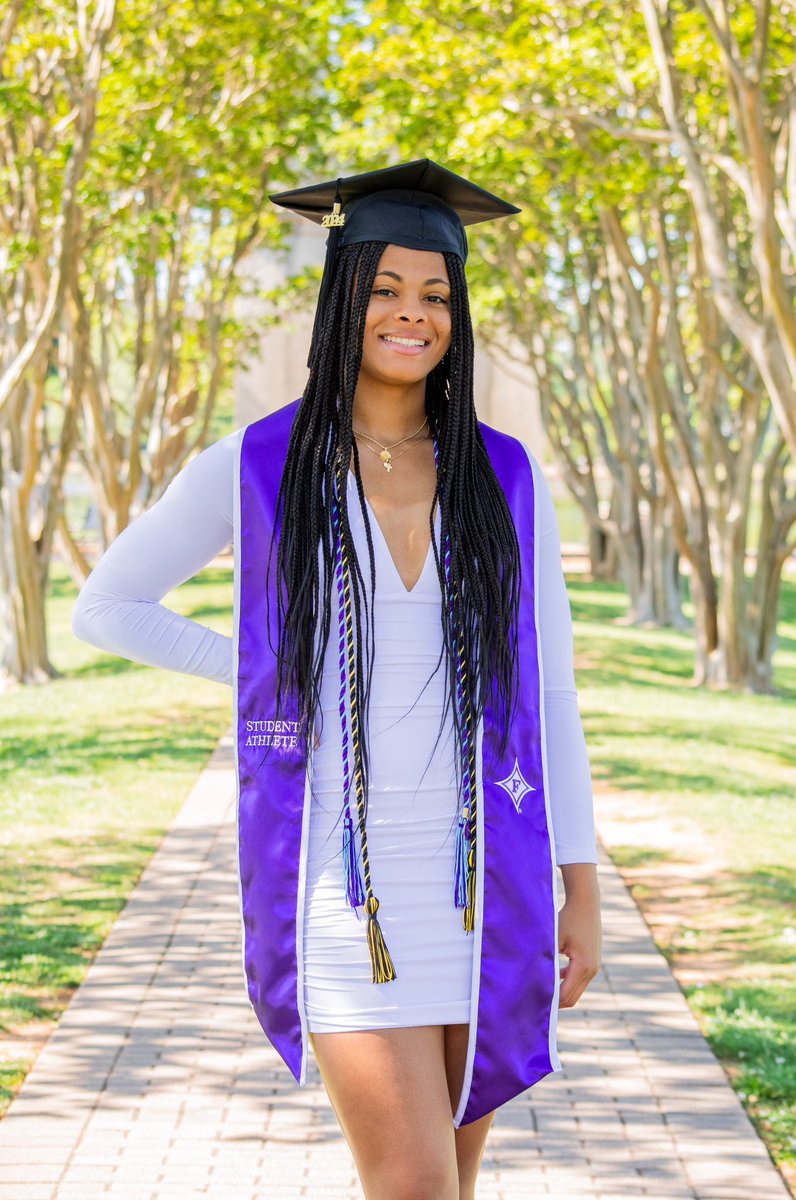 𝑶𝒖𝒓 𝑮𝒓𝒂𝒅𝒖𝒂𝒕𝒆𝒔 💜 Evie, Kennedy, Paraskevi, and Sydney will officially receive their Bachelor’s Degree at today’s graduation!