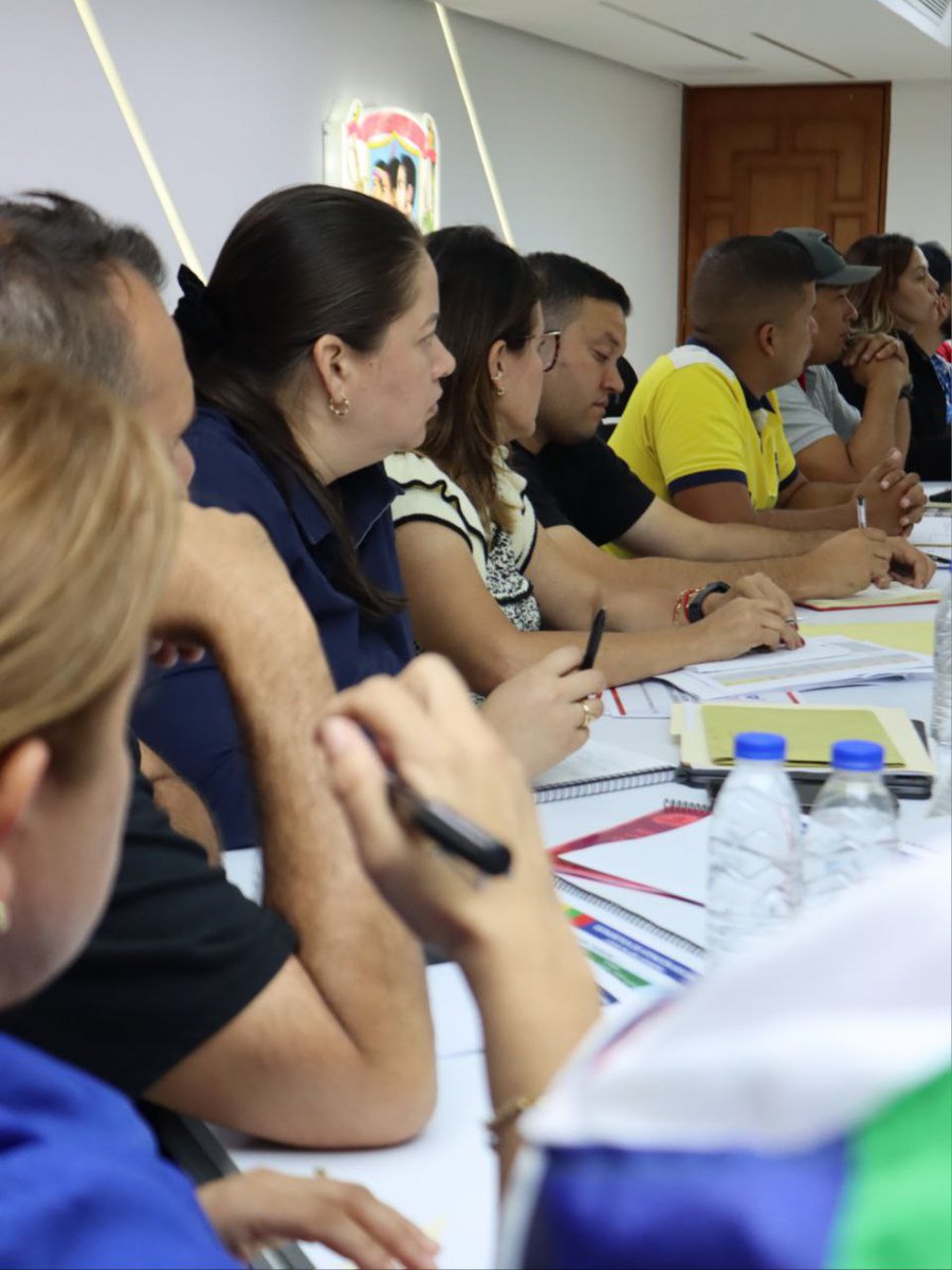 La 🅰️lcaldesa @gestionperfecta se reunió con el equipo del 1x10 del Buen Gobierno en Caracas para evaluar su metodología, alcance y resultados del despliegue diario en atención al pueblo, como lo ordenó el Pdte @NicolasMaduro. #VenezuelaCalorPatrio #oriele #PRELEMI #donnalisi