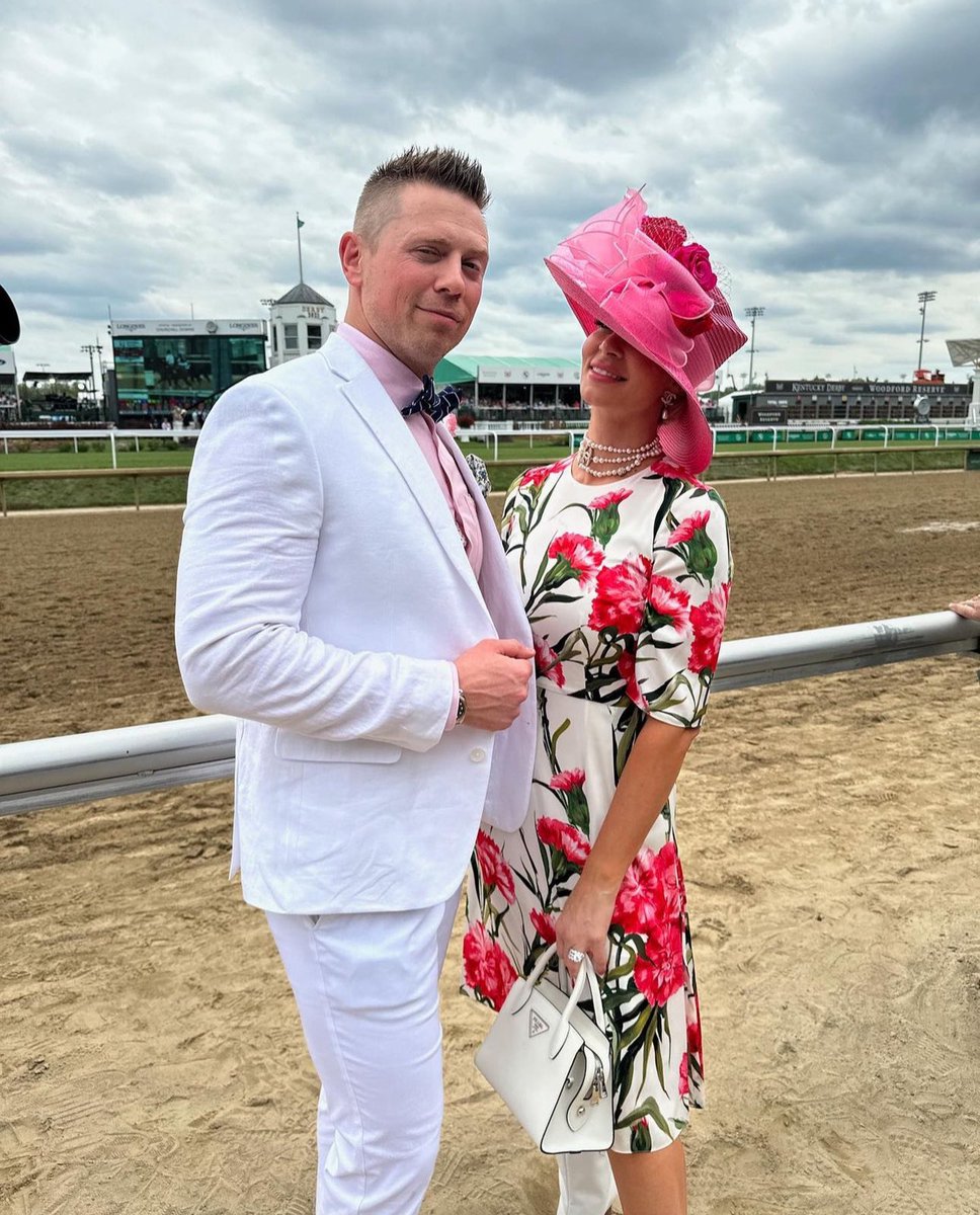 MountMona_'s tweet photo. Derby Days.. 💕 🐎 #DerbyDay #KentuckyDerby150 https://t.co/GoeP2DlhIk