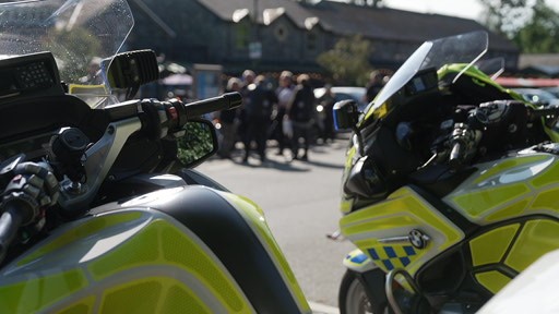 Motorcyclists from @NWPRPU Collision Investigation Team plus representatives from Bikesafe and @NorthWalesFire 'Biker Down' team will be at Betws-y-Coed from 9:30am tomorrow (Sunday 5th) as part of our #OpDarwen engagement day.

(thread 🔽 )