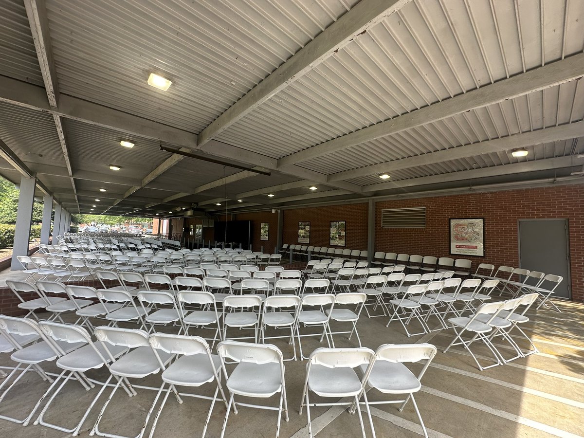LingjuanL's tweet photo. Ready for #BAE 2024 Spring Graduation @NCState_BAE These supporting staff are the backbone of our successes, and yet, oftentimes behind scenes, thank you! #BAEProud #CALSProud @NCStateCALS #COEProud @NCStateEngr #WolfPackProud @NCState https://t.co/jzAcaSW7Th