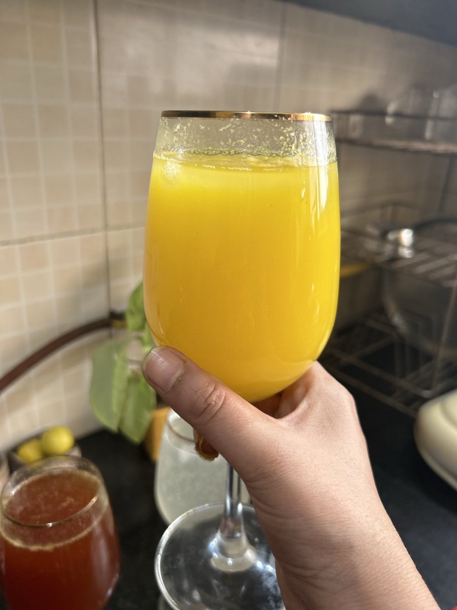 ArpitaT33012602's tweet image. I made homemade #cocacola #limca #fruti 😋😋😋😋