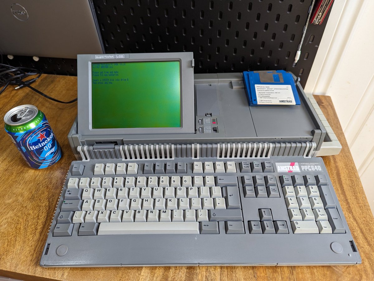 Giving the old girl a deep clean and test 🪥🫧💾💾
Amstrad PPC640 [1987]
NEC V30 8 Mhz CPU
640k RAM ('all you'll ever need')
Dual 720K DD Floppy Drives
BAK (Big Ass Keyboard)
SBCAS (Small But Cute Ass Screen)