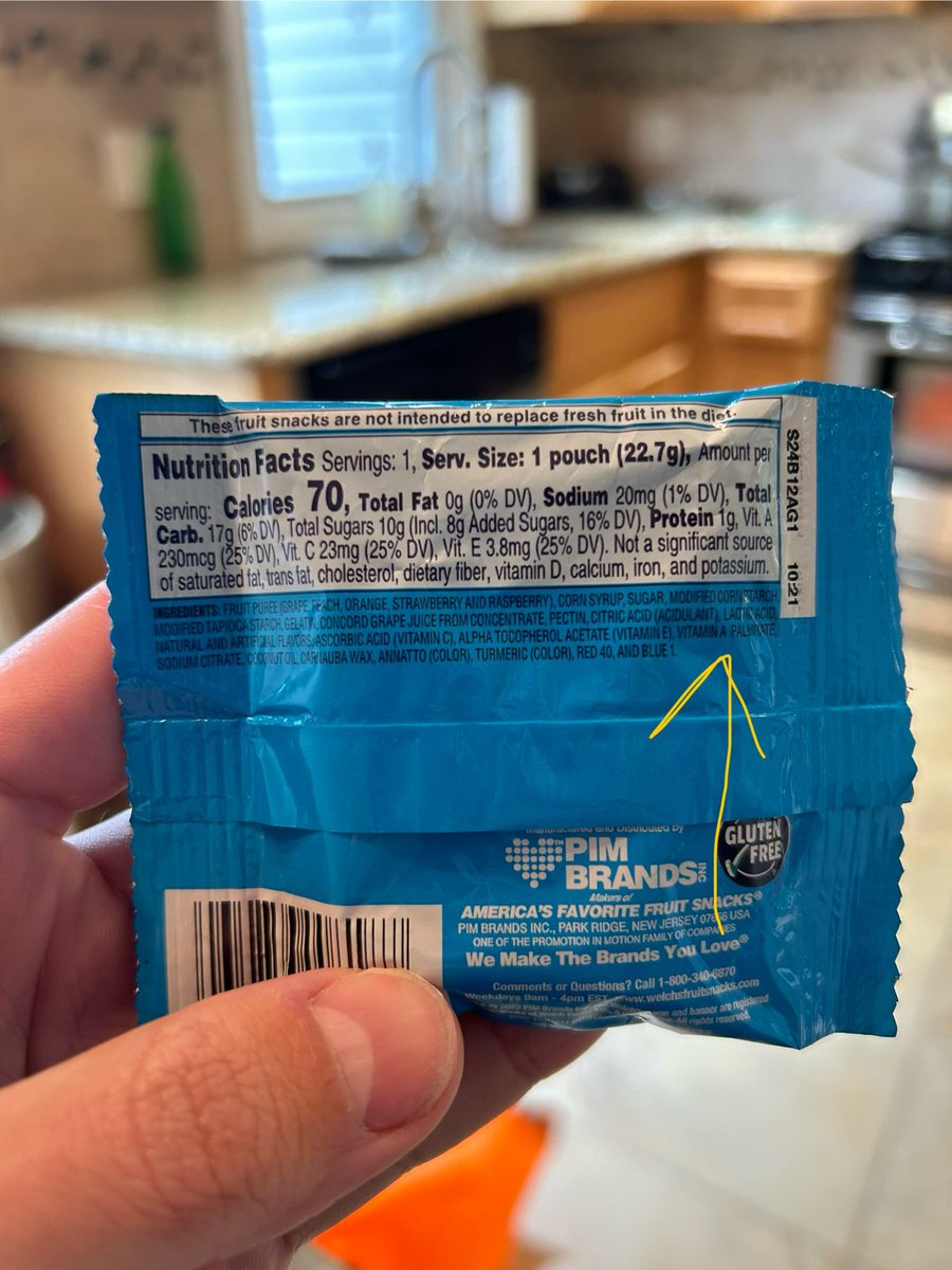 i tweeted the pic on the left before joking that they say it’s a good source of vA but didn’t look at ingredients. i figured it was just a small amt from the fruit puree 

i checked them and they actually ADD vitamin A via vitamin A palmitate that is 25% of the DV!

insanity