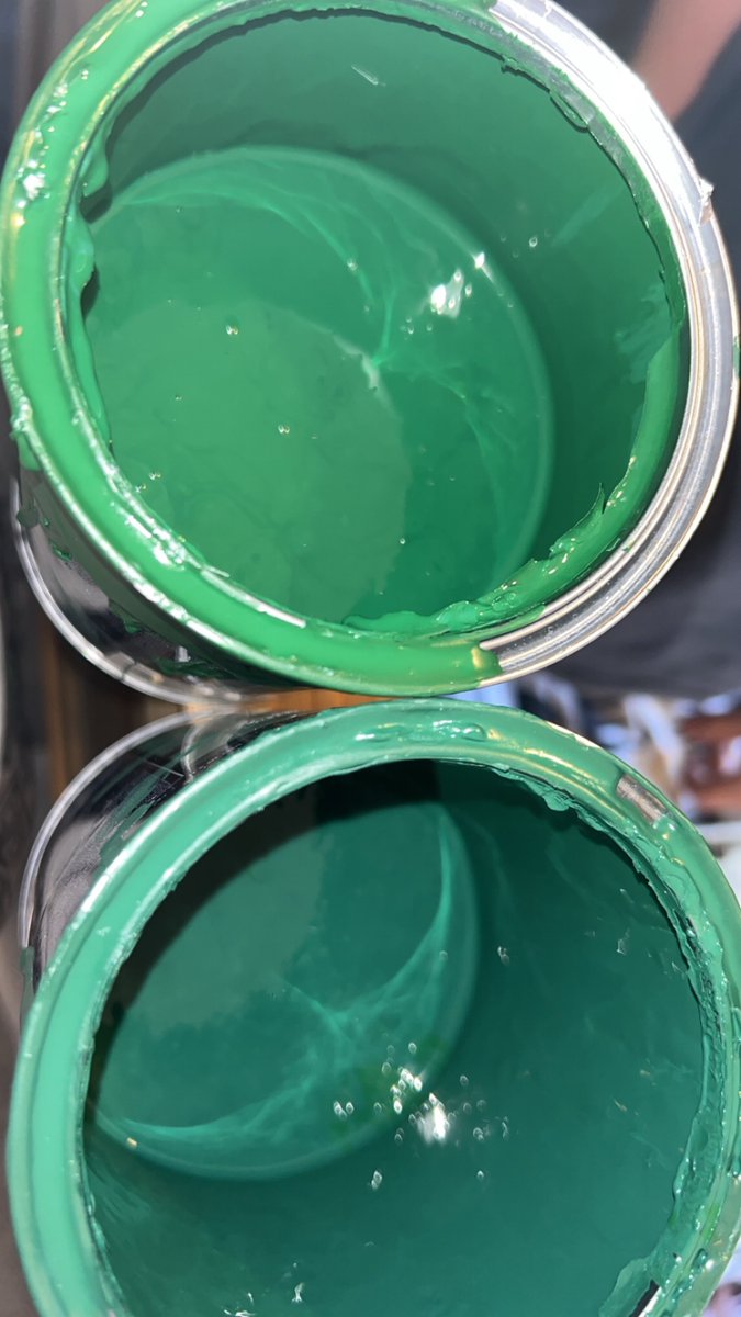 KateLids's tweet photo. Am I missing something?
Two of the same @DuluxTrade paints but two different colours? Our wall looks awful

@Homebase_uk https://t.co/ULS1UN9ATo