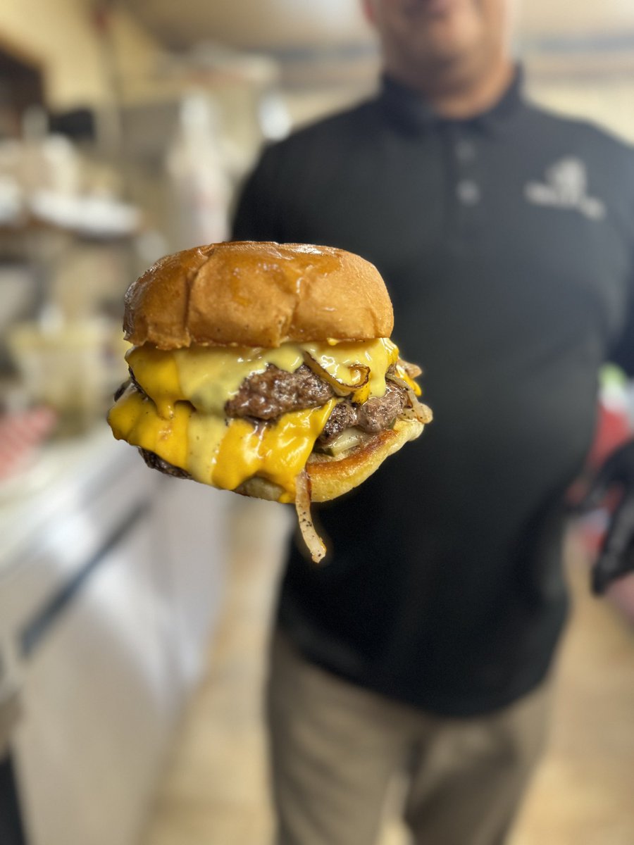 We’re moving the party inside tonight - get your Butcher Block Burger in the restaurant 4-8pm!

#smashburger #popup #DavilasBBQ #seguin #NextGinMeats