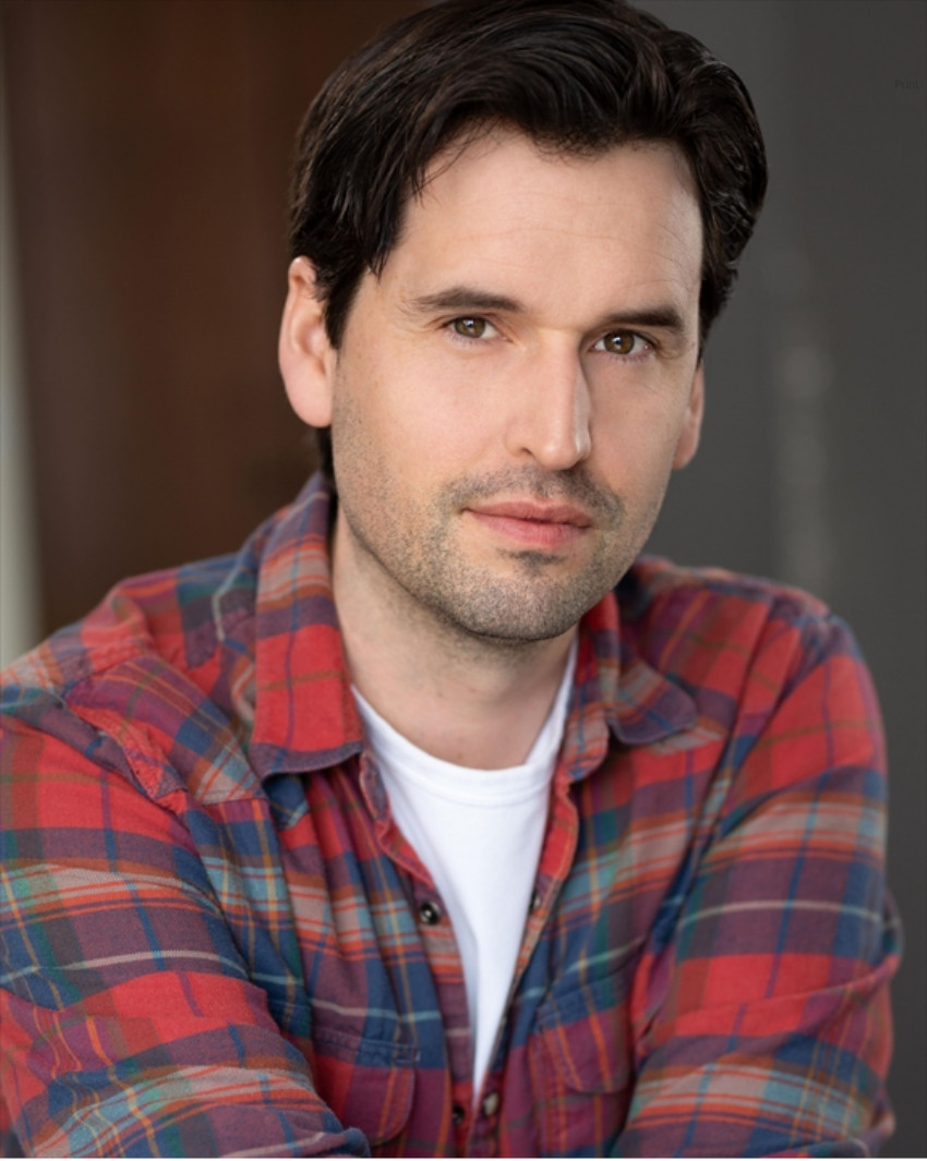 BOOKED IT! Congrats to MATTHEW GRAHAM on your huge VOICE OVER booking for a major commercial client and spot!

#lloydtalent #matthewgraham #voiceover #vancouvertalent #proudagent