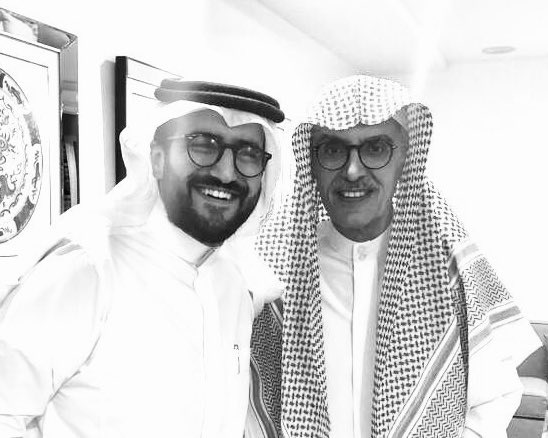 abdulatifysf's tweet image. أنا حروفي في غيابك لا هي حكي ولا هي قصيد، أكتب الظلما وأعيد، وأنت يا الفجر البعيد، نامت عيونك!

مدري باكر هالمدينة وش تكون، النهار والورد الأصفر والغصون، هذا وجهك يا المسافر لما كانت لي عيون،
وينها عيوني حبيبي

يا نصيبي من الصور والرسايل، كل شمسٍ واقفة وكل ظلٍ مايل

ما نقص هالليل…