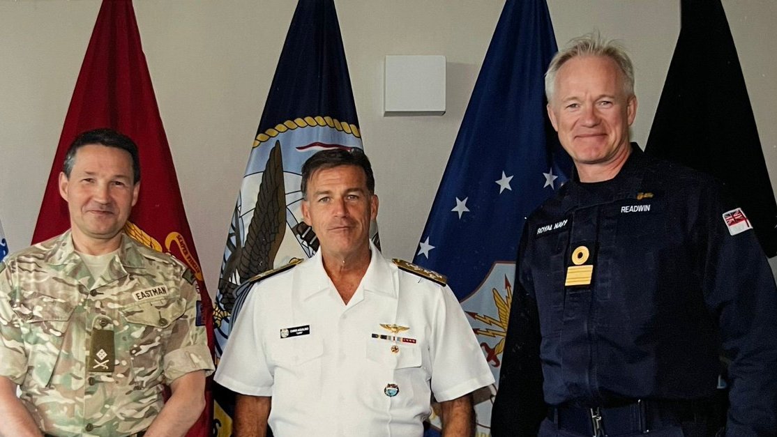 Welcome @USNavy Admiral Paparo. Our British Defence Staff representing @AdmTonyRadakin and @FirstSeaLord, were honoured to attend the US Indo-Pacific Change of Command Ceremony in Hawaii. Fair winds & thank you to our good friend @USNavy Admiral Aquilino.