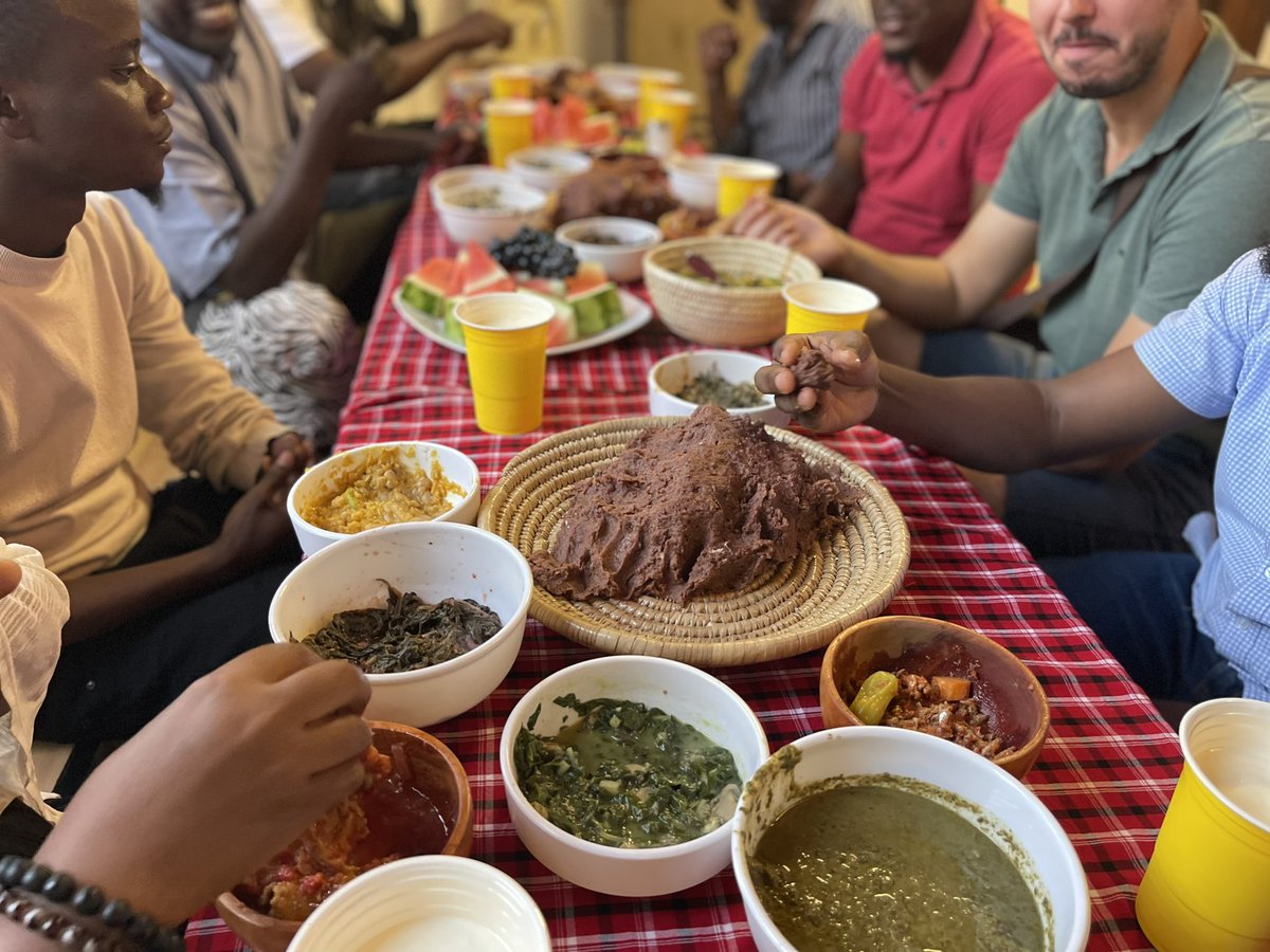 MalemboLE's tweet photo. #UgaliElimu  kila jumamosi hapa @MalemboFarm HQ, tunakula Ugali wa unga wa mtama mwekundu na muhogo, mboga saba na  baada ugali tunakuwa na mjadala kutegema na Mada ya siku husika. https://t.co/ww5k34tYcQ