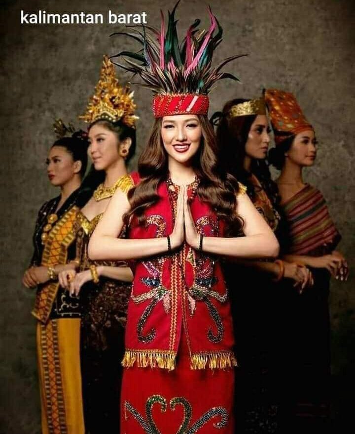 Salam Cinta Budaya Nusantara 🇮🇩😍 Tetaplah jadi orang Nusantara dengan adat istiadat dan cara berpakaian Budaya Nusantara. Bukan budaya asing!