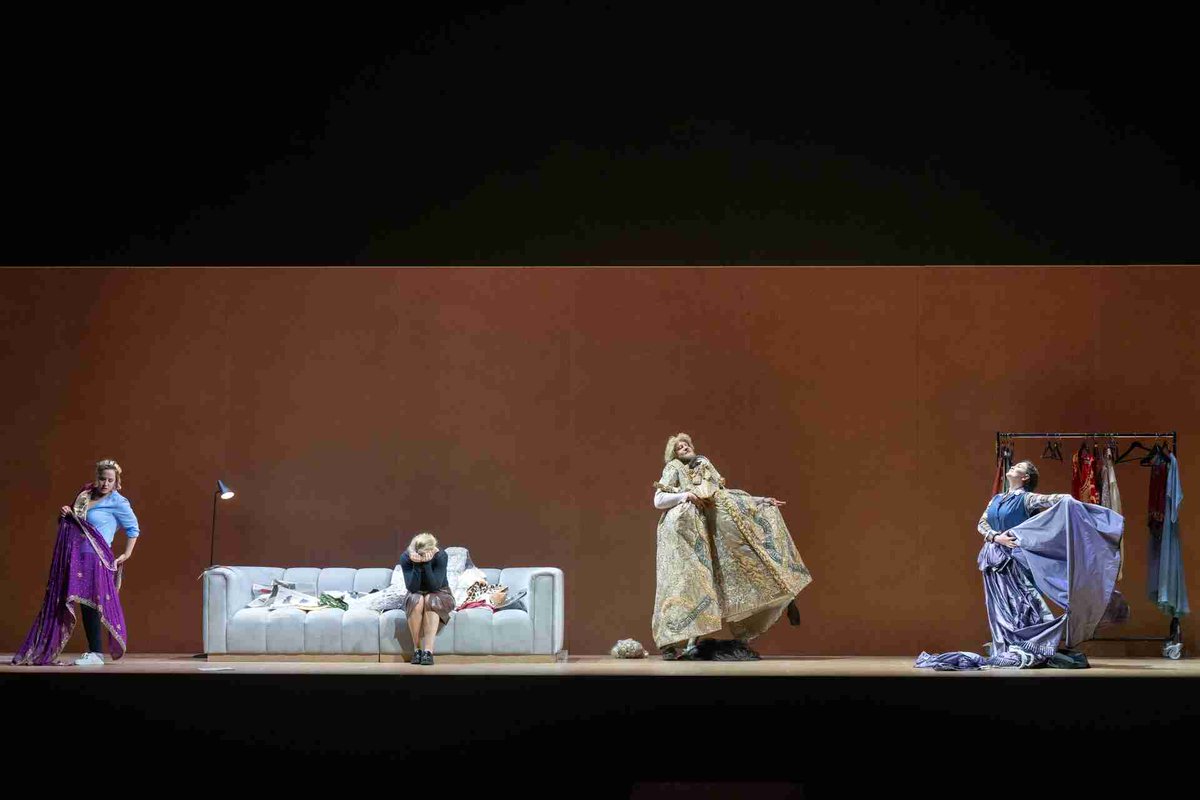 #ConcertReview @deutsche_oper #opera A ‘bourgeois comedy’ is how Strauss described his autobiographical opera (1924), based on a real incident in which a misdirected letter (owing to the confusion of Strauss’s name with a similar one) was wrongly interpr classicalsource.com/concert/deutsc…