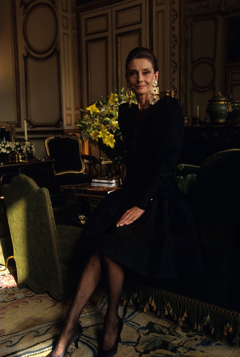 Remembering Audrey Hepburn on her birthday

Audrey Hepburn photographed by Jean-Claude Sauer at the house of Hubert de Givenchy on Rue de Grenelle, Paris, fashion editorial for Paris MATCH, 1991