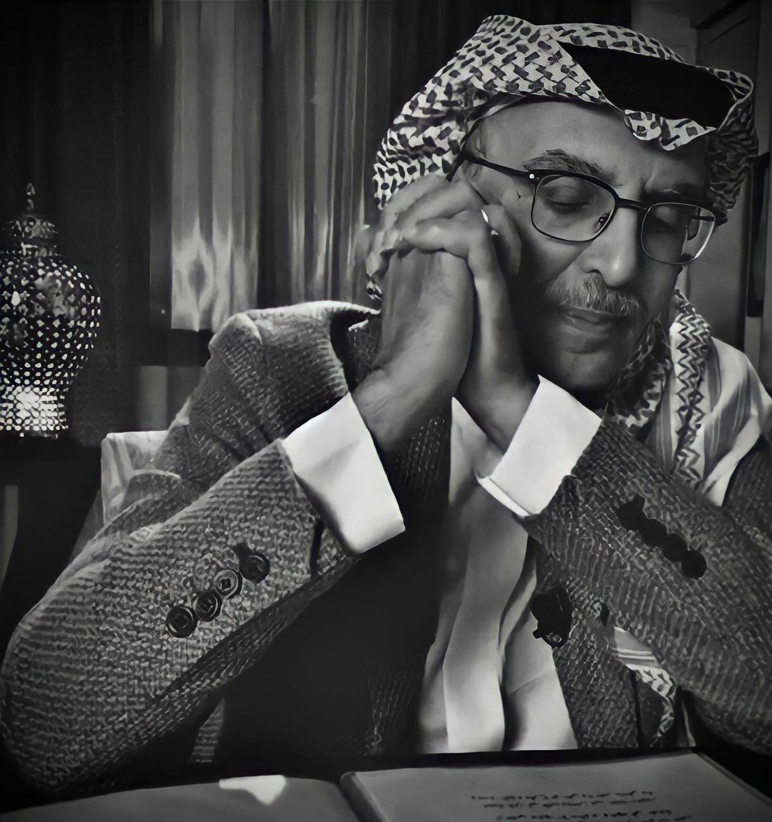 Lujain34d's tweet photo. " لابدها ياسعود بتغيب شمسي
ذي سنةٍ رب الخلايق فرضها"
#بدر_بن_عبد_المحسن https://t.co/68KUcA8BST