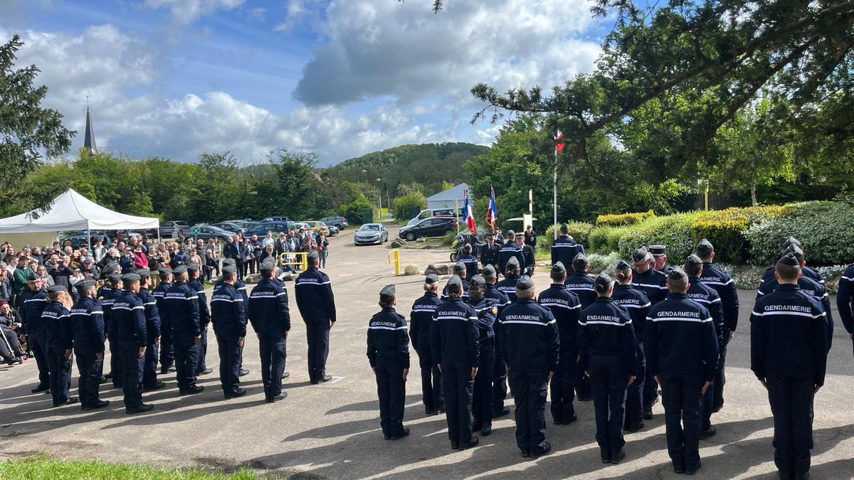 Fin de stage de préparation militaire organisée par la @Gendarmerie_027 à Poses. 👮‍♂️👮🏽39 stagiaires ont achevé hier 2 semaines de formation. 🤝Ils rejoignent la réserve opérationnelle, qui compte 380 volontaires dans l’#Eure. Pourquoi pas vous ? 👉gendarmerie.interieur.gouv.fr/recrutement/re…