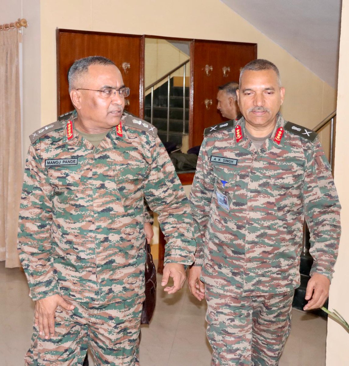 General Manoj Pande #COAS visited #SouthernCommand and was briefed on the operational preparedness and combat readiness. #COAS complimented the Commanders & troops for their steadfastness & professionalism. He emphasised on the need for Technology Absorption in all fields as well…