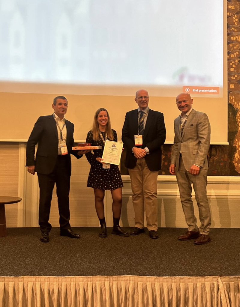 Anna Curell tweet media