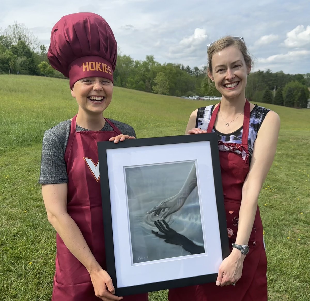 Congrats to the new *Dr* Abby Lewis @lewis_lakes! Many thanks to the entire lab for their support, all of the @GLEONetwork & @eco4cast friends joining on Zoom, advisory committee, and widespread collaborators and mentors - a PhD truly takes a village!