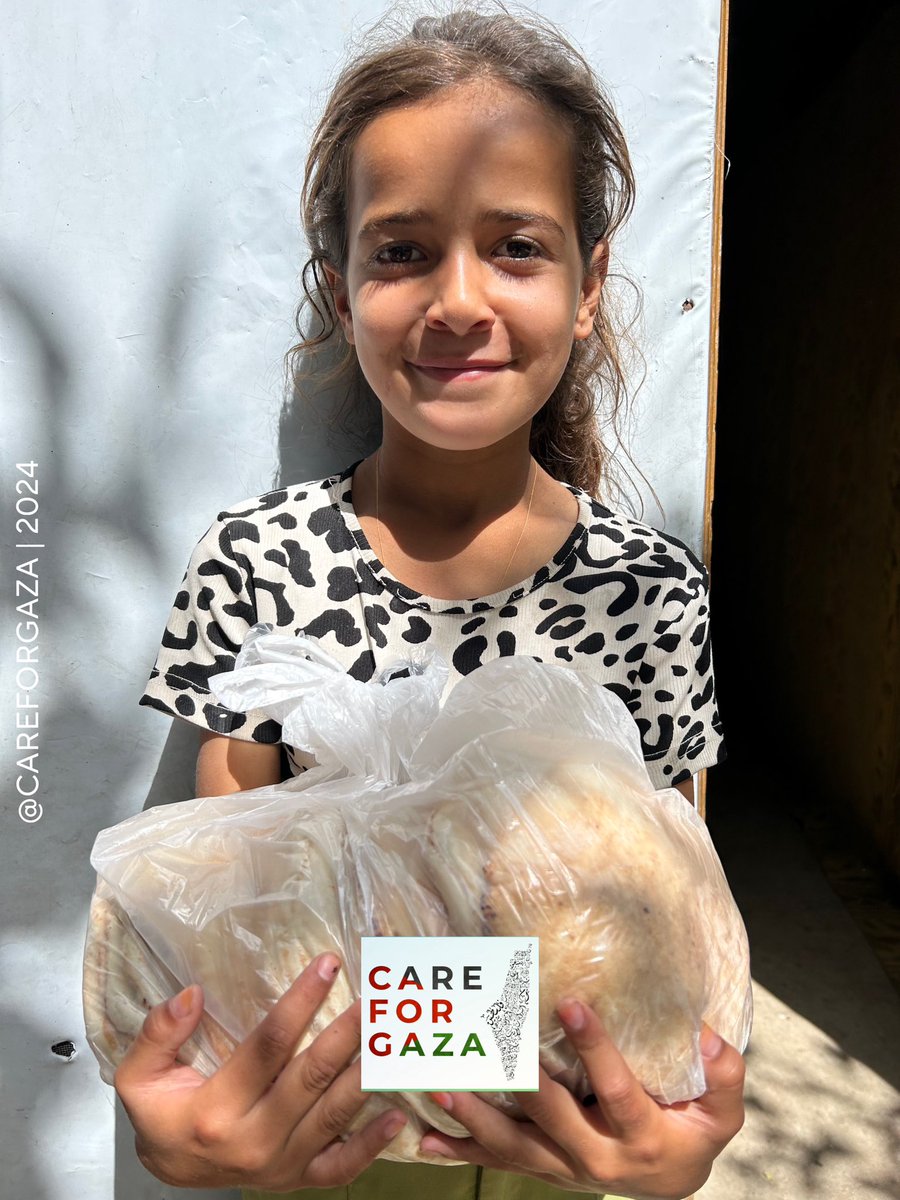 Freshly baked bread has been delivered by the team to the displaced families living in uncertainty. We stand strong with our people and continue to provide them with food and any vital supplies they need. TO DONATE: paypal.com/paypalme/Usman…