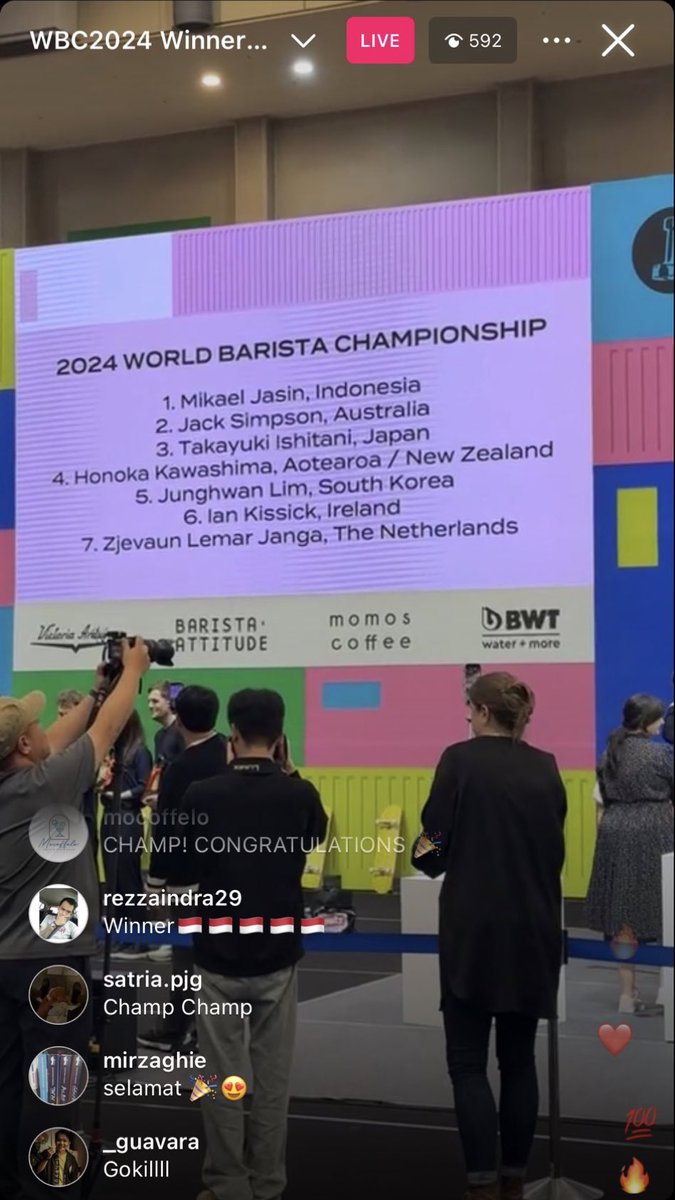 🚨 dari cabang Barista, perwakilan Indonesia, Mikael Jasin berhasil jeluar sebagai juara World Barista Championship 2024. 🥳🎉

lagi-lagi, dik Korsel juga harus menerima kekalahan dari kak Indo dengan berada di peringkat kelima 🫵😭😭😭