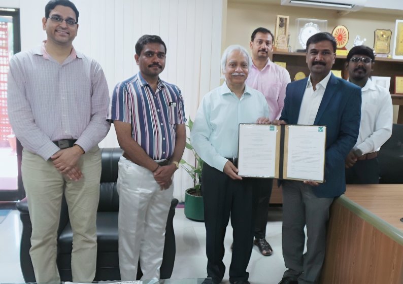 Team IIPMB is delighted to announce that Bisleri International Pvt Ltd has signed a Memorandum Of Understanding (MOU) with IIPMB.

#IIPMB1993 #iipmbians #iipmb #mou #bisleriinternational