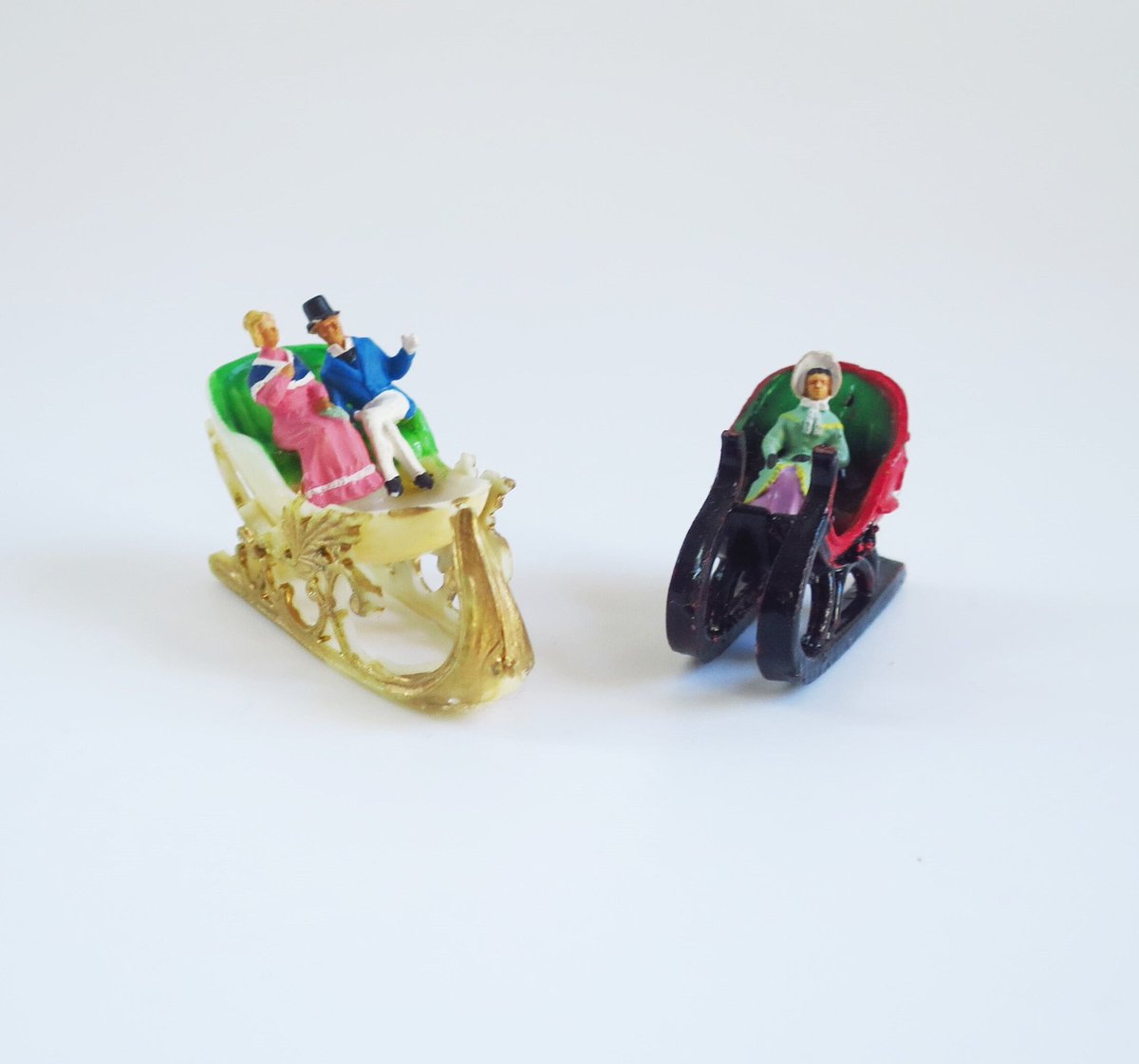 Tiny 1 inch Horse Drawn Carriage Set • Vintage Putz Figures • Wedding Miniature • SwirlingOrange11 tuppu.net/b72b2f7d #MomDay2024 #SMILEtt23 #EtsyteamUnity #Vintage4Sale