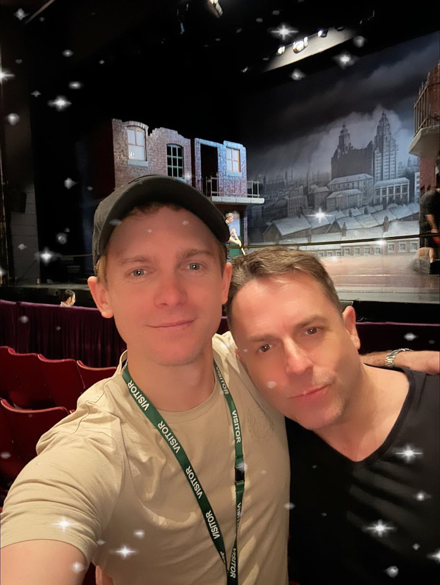 Final day of this tour on the street with @seany180 let’s do this bro! 👊 💪😎 @Bloodbrotour #bloodbrothers #musical