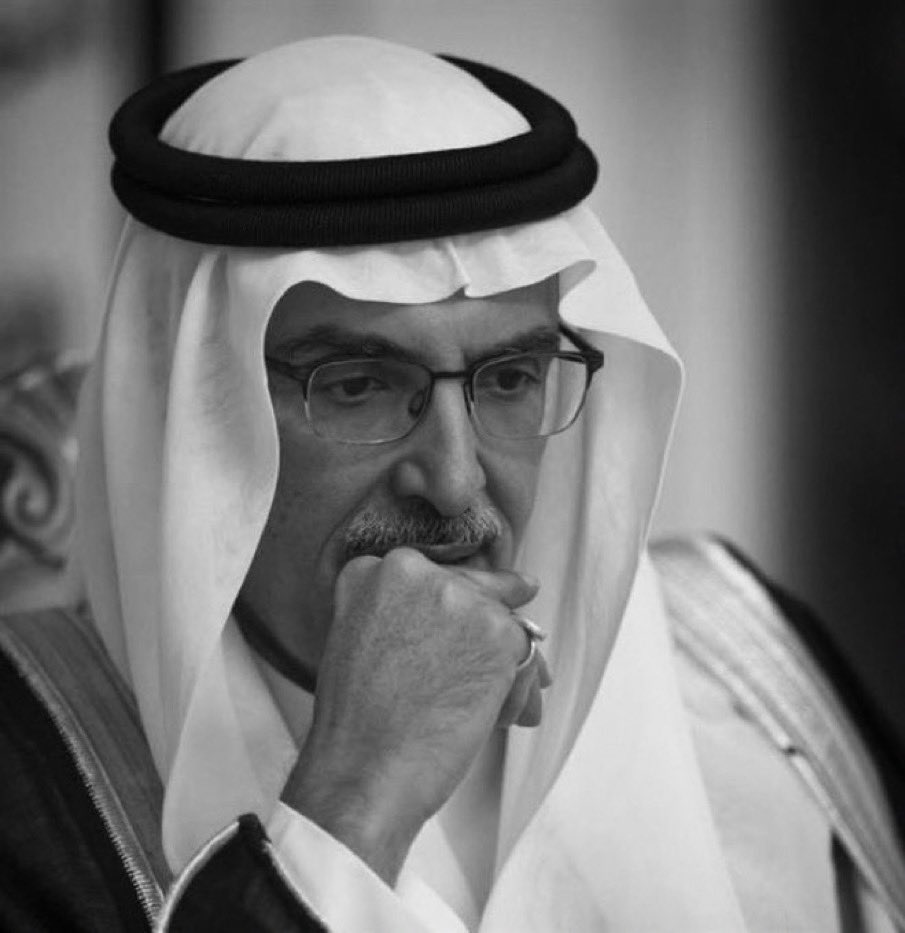 #بدر_بن_عبدالمحسن 
اللهم اغفر له وارحمه وأكرم نزله ووسع مدخله واجعل قبره روضة من رياض الجنة وأسكنه الفردوس الأعلى. اللهم ألهم أهله وذويه الصبر والسلوان..
العزاء لأسرته الكريمة ولكل احبابه.. وللوطن.
"ماهي ليالي بيض.. ليله بلا بدر
ما كنّها الا الشعر.. لافارق شعور"
