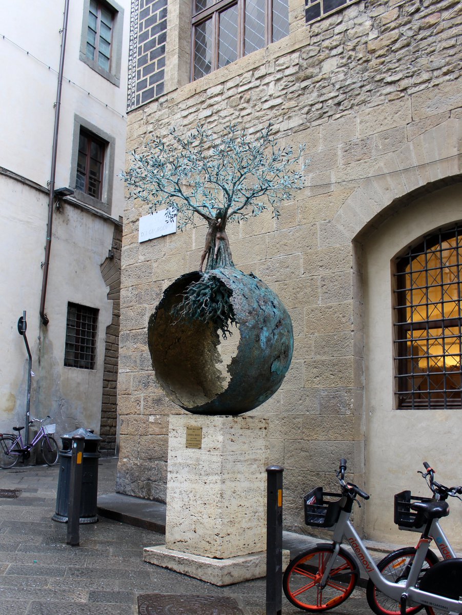 Andrea Roggi
bronze
Olivo della pace

Via dei Georgofili