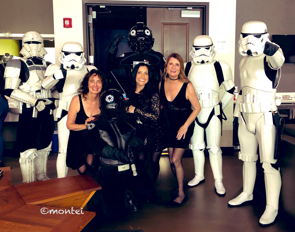 #Maythe4thBeWithYou 
#AlsGals #WeirdAlYankovic 
Backstage after Weird Al’s Show 
Strings Attached Tour-Nashville
Band members (L-R) 
Lisa Popeil, Monique Donnelly, and Scottie Haskell