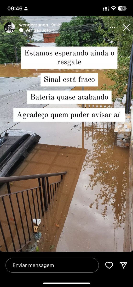 SEIS ADULTOS E OITO ANIMAIS PRECISAM DE RESGATE NA MATHIAS VELHO, R. TORRES 161 ENCHENTES PORTO ALEGRE CANOAS CHEIA ENCHENTE RIO GRANDE DO SUL RESGATE CHUVA TELHADO