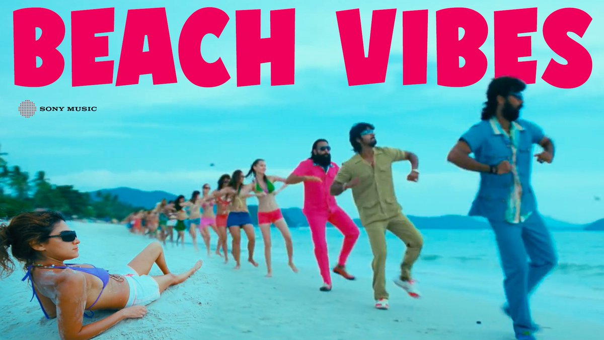 Setting the summer mood with the best of songs ⛱️☀️🥤 ➡️ youtu.be/f1sOnBW81ME #BeachVibes #KaadhalTapes