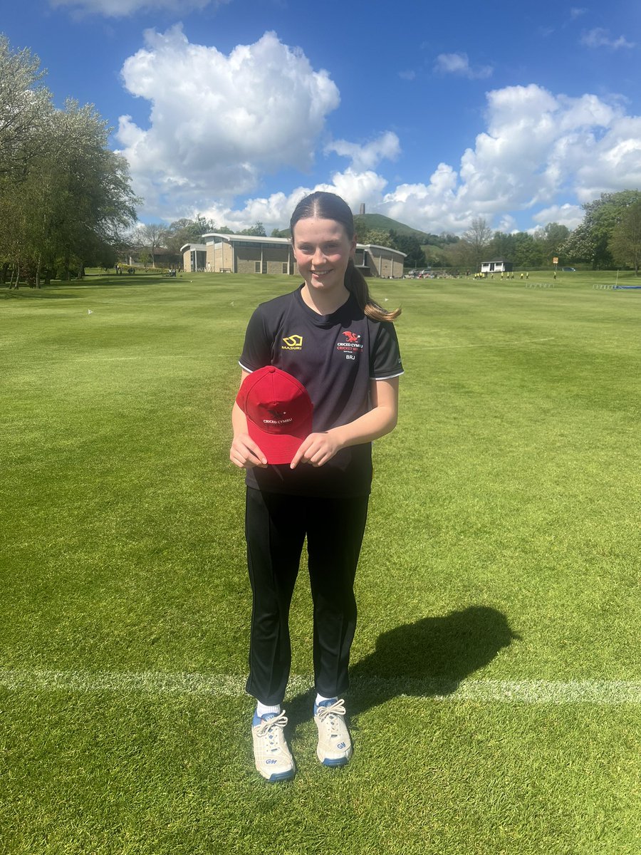Congratulations Beth @AbergavennyCC on making your Wales Under 13 debut @MillfieldPrep today. Have a great day and enjoy every minute of your cricketing journey 🏴󠁧󠁢󠁷󠁬󠁳󠁿