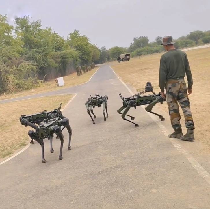 Ghost robotics Vision 60 quadruped robot in the service of Indian Army (🪛 by AeroArc- Aerodyne Group india division ). 🖼 - @Silent_Forces0