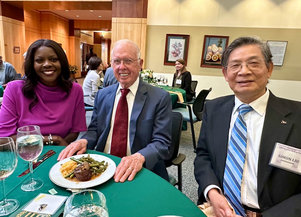 Two decades of USDA-ARS leadership in one special pic! 
Drs. Edward B. Knipling (2004-2013), Chavonda Jacobs-Young (2014-2022) and Simon Liu (2023-Present). *2024 ARS Hall of Fame Dinner* #USDAScience