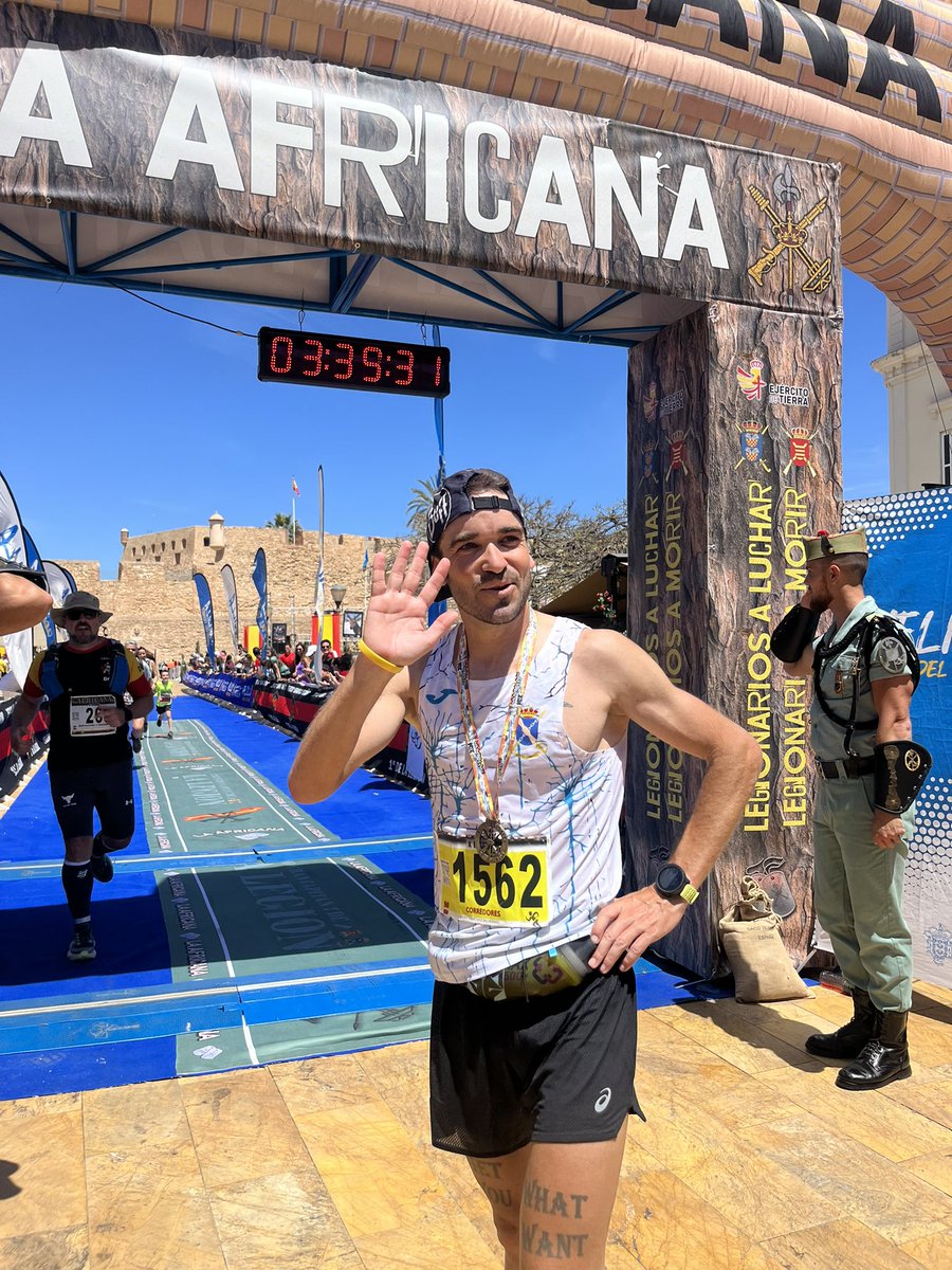 📸 Jairo Sánchez, ganador del año pasado, ha quedado segundo. Felicita a <a href="/Educalderay/">Edu Calderay</a> por su puesto y pone en valor la organización de la prueba