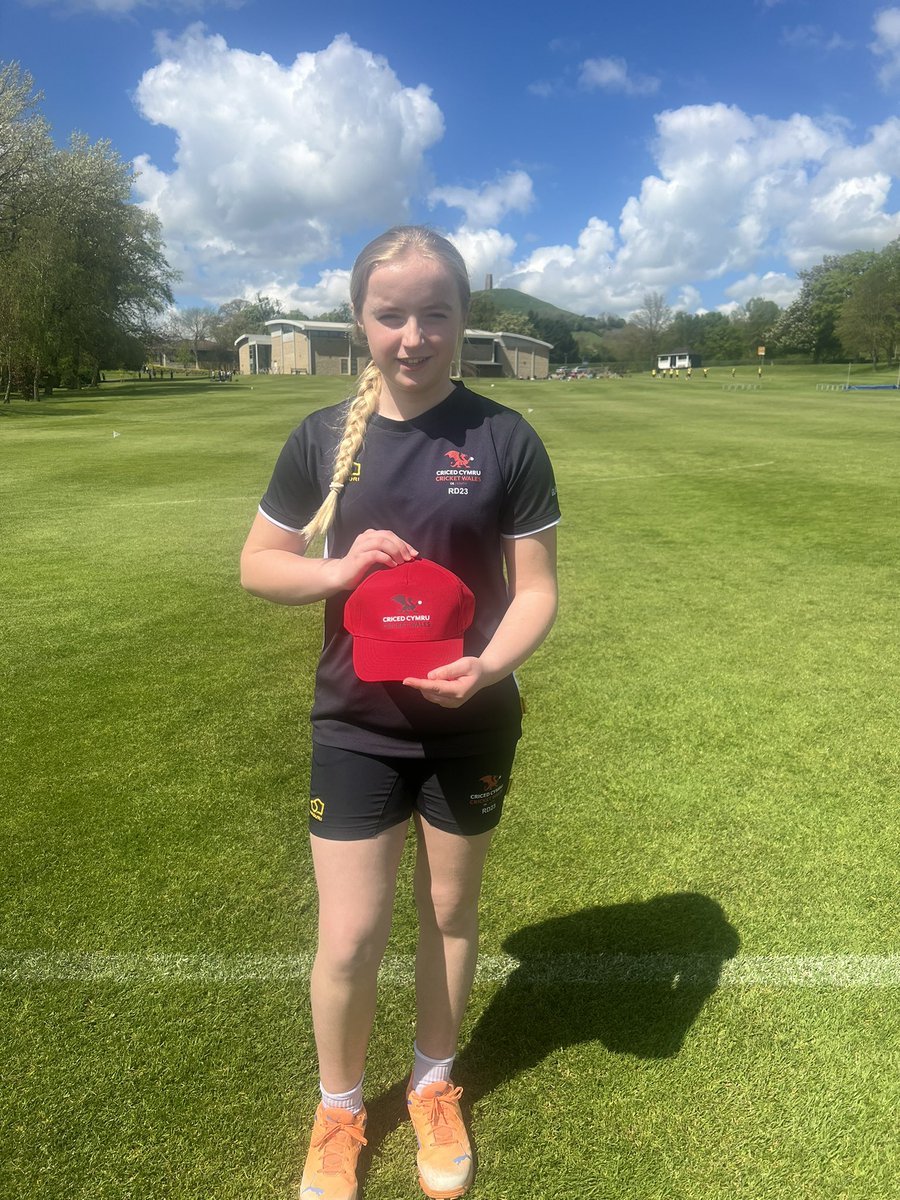 Congratulations Rosie @CowbridgeCric on making your Wales Under 13 debut @MillfieldPrep today. Have a great day and enjoy every minute of your cricketing journey 🏴󠁧󠁢󠁷󠁬󠁳󠁿
