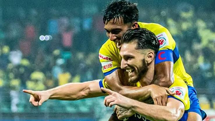 Diamantakos is most likely to stay in india and Bengaluru FC is the front runner to sign this Greek striker , however East Bengal has also revised their offer and everything will be depends on the player and it will not take much time to know his next destination 
#ISL_Xtra