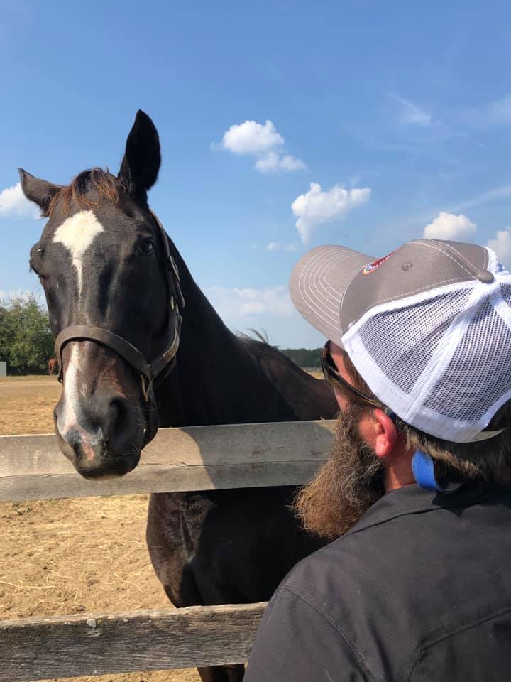 Happy Derby Day! Here is a throwback to meeting our favorite racehorse, Cougar Bait. He may not have won many races, but has great taste in beer. Go see him living a great retirement with our friends @Oldfriendsfarm Thoroughbred Retirement Farm in Scott County, Kentucky.