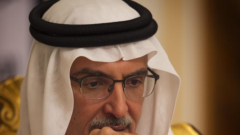 ليست مفارقة أن تكون أغلب كلمات العزاء في البدر مقتطفات من شعره، كانت الناس تلجأ لأبياته حين يثقل الشعور ويصعب التعبير، وهاهم يفعلون ذلك معه لحظة وداعه، حتى في رحيله ينسج للناس مشاعرهم ويمنحهم مايقولونه.