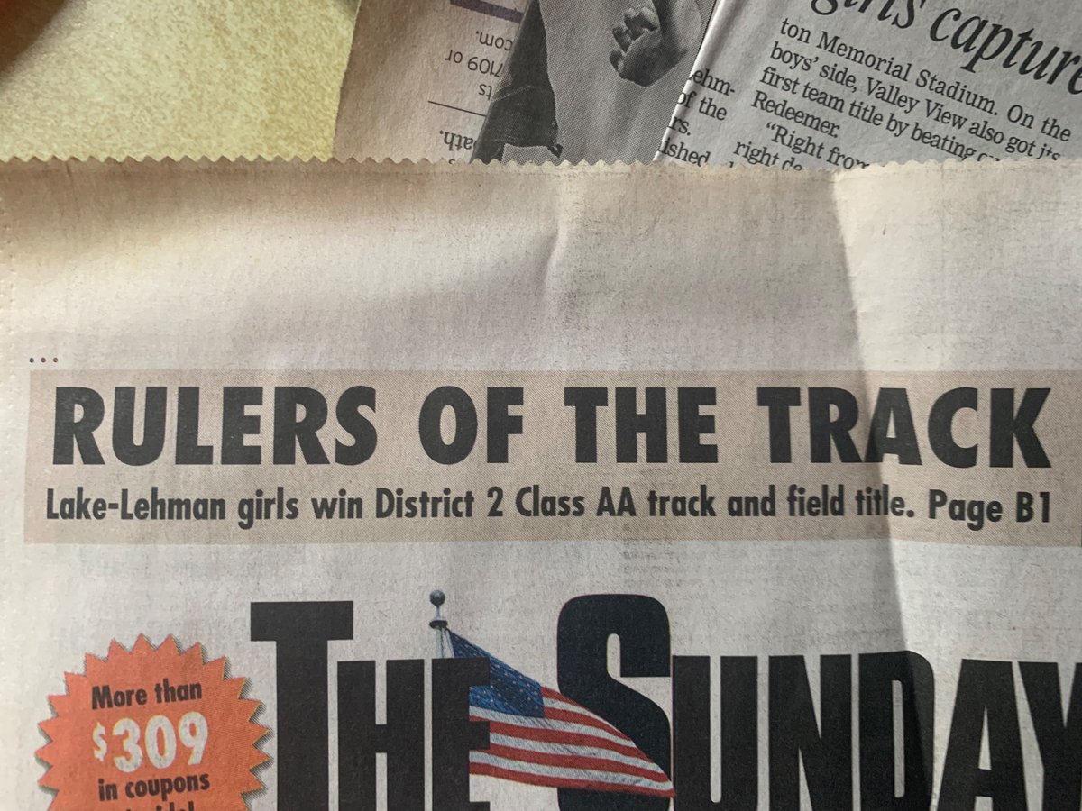 bwbreadsticks's tweet photo. @knightsxcountry my dad found some newspapers from 2009. https://t.co/UycEYWoqjy