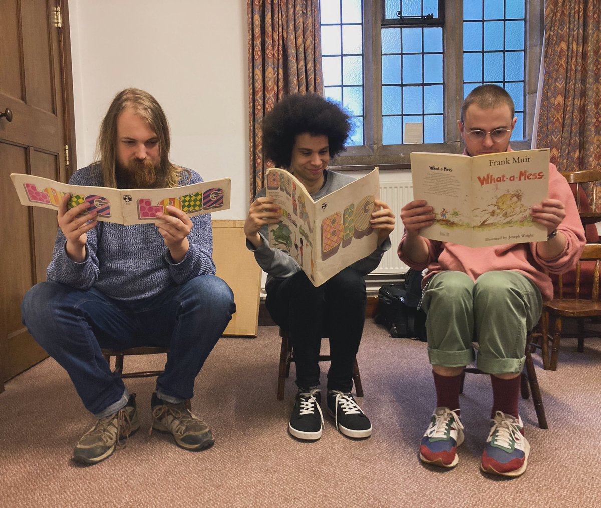Touring top tip #984: make the most of your breaks by immersing yourself in classic literature.

Sheffield last night was so lovely, thanks to everyone for coming along - and to everyone who tuned in via <a href="/LiveToYourLR/">Live to your Living Room</a>!

<a href="/BACKendal/">Brewery Arts</a> tonight, can’t wait!

grannysattic.org.uk/gigs/