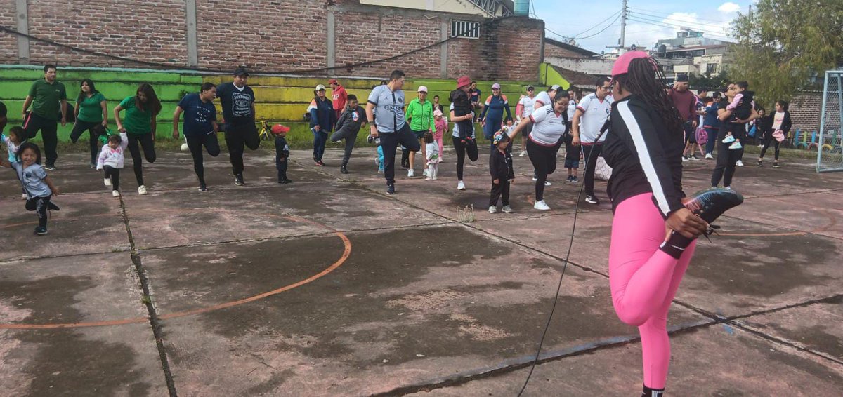 🫂#ServiciosMIES | #Chimborazo | El Centro de Desarrollo Infantil 'Gotitas de Dulzura' vivió una fiesta deportiva con la participación de familiares de los 99 niños y niñas que son atendidos en esta unidad de atención directa del #MIES en #ElNuevoEcuador